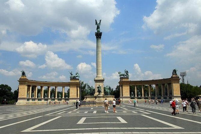 Budapest private day trip from Vienna - Your Free Time in Budapest: Váci Street, Cafés, and the Food Moment