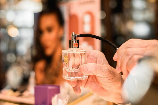 KuK perfumery Filz - the fragrance of empress Sisi - The coffee-house drink: how it keeps the pace human