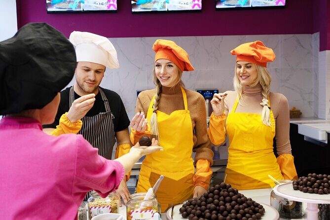 Mozart Kugel Workshop in Chocolate Museum Vienna "BO-YO" - Coating Choice: Milk, White, or Dark Chocolate