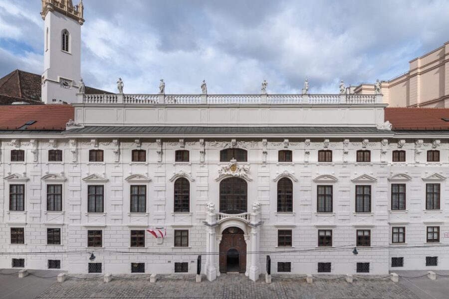 Palais Lobkowitz Audio Guide Tour - Palais Lobkowitz: a Vienna city palace built for close-up looking