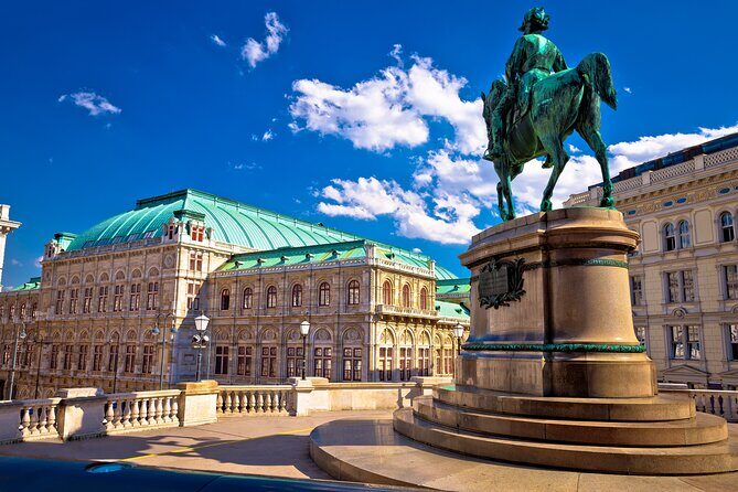 Private Bike Tour of Vienna Top Attractions & Nature - Ringstrasse architecture run: Rathaus to the Parliament and Opera area
