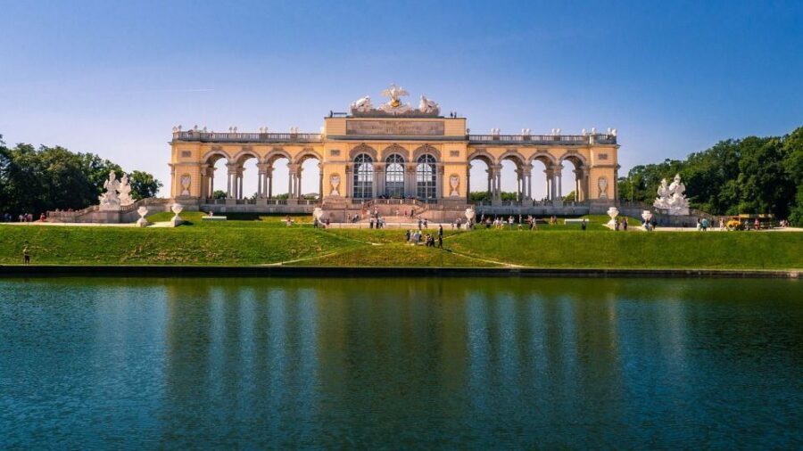 Private Schönbrunn Palace Tour: Entrance included - Entering at Group Center Schönbrunn without losing time