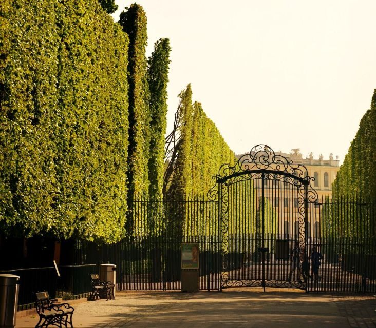 Private Schönbrunn Palace Tour: Entrance included - Skip-the-line tickets: why “entry included” is more than a convenience