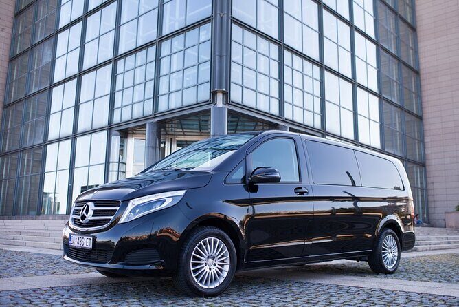 Private Transfer from Venice to Vienna or Vienna to Venice - The onboard comfort that actually helps (AC, Wi‑Fi, snacks, water)
