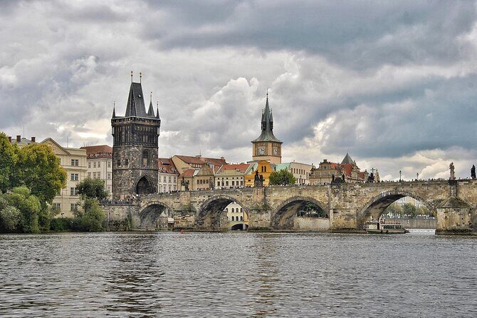Private Transfer from Vienna to Prague with Stop in Hluboká or Český Krumlov - What You Should Plan Before You Go (So the Stop Doesn’t Feel Rushed)