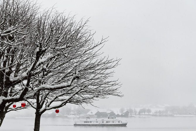Salzburg Christmas Markets Day Trip from Vienna - Mondsee: a quick Alpine village break