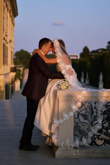 Schönbrunn Palace Private Photoshooting tour - Practical planning: shoes, weather, props, and quick outfit changes
