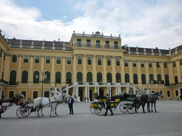 Schönbrunn Palace Vienna Ticket with 2-course lunch - Two-course lunch, then your Schönbrunn audio tour
