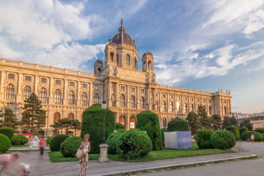 Skip-the-line Private Tour Kunsthistorisches Museum Vienna - Should you book this Kunsthistorisches + Imperial Treasury private tour?
