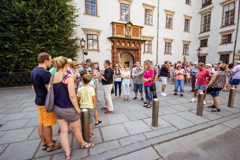 Vienna: 2 Hours Sightseeing Walking Tour - Why the guide makes or breaks this tour
