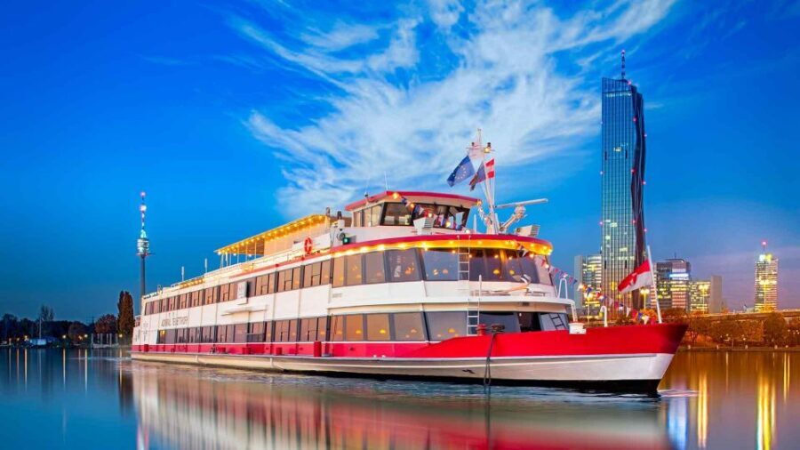 Vienna: 3.5-Hour Danube 70s, 80s, 90s Party Cruise w/ Dinner - Timeline: What Happens During the 3.5 Hours