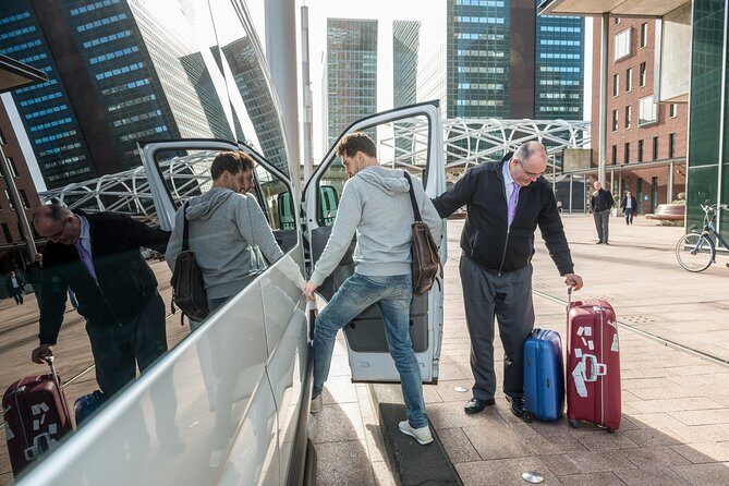 Vienna Airport Departure Transfer (Hotel to Vienna Airport) - The real price question: $33.12 for a direct Vienna airport ride