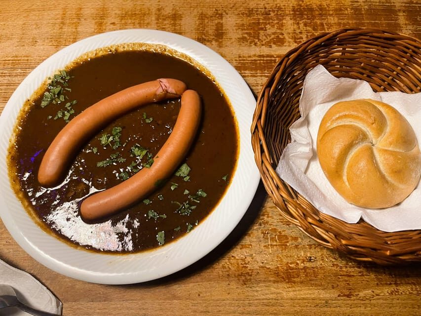 Vienna: Food tasting tour in Hidden Gems (Small Groups) - Your Route on Foot: From Bakery Bites to Proper Restaurant Tastings