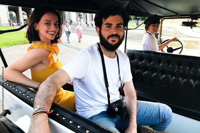 Vienna Oldtimer Tour (60 min) Incl. bottle of Prosecco - Prosecco on the move: how the included bottle changes the vibe