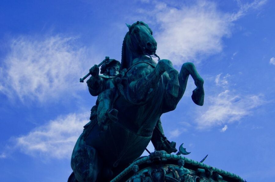 Vienna: Private Walking Tour - The Graben and the Plague Column: everyday streets with serious meaning