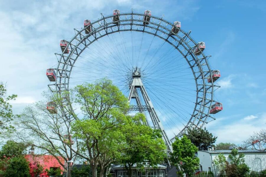 Vienna: Schönbrunn, Belvedere, Big Bus, Giant Wheel & Cruise - Belvedere Palace and Klimt’s The Kiss: Art Meets Architecture
