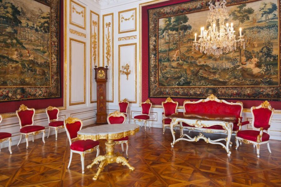 Vienna: Skip-the-Line Schonbrunn Palace Private Tour - Choosing your option: 2 vs 2.5 vs 3 vs 3.5 hours