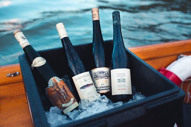 Wine tasting on traditional wooden boats in Wachau Valley - From Spitz to Dürnstein: the boat ride that sets the tone